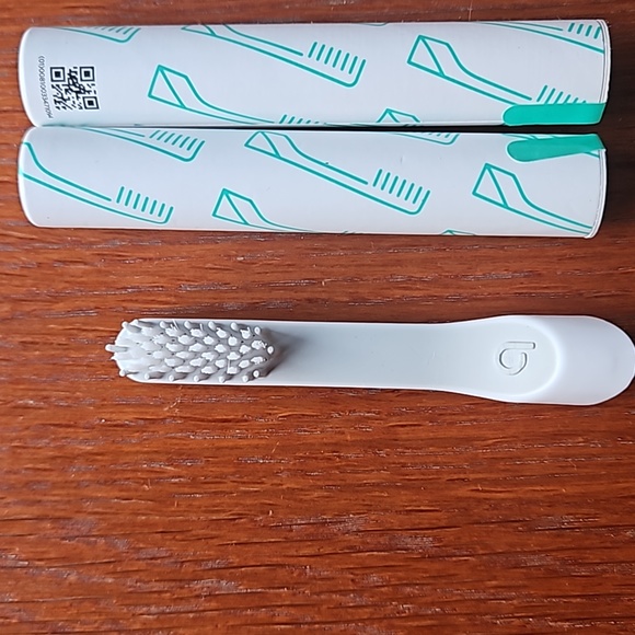 QUIP TOOTHBRUSH HEADS - Picture 5 of 9